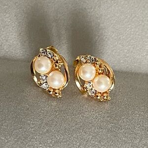 Vintage Gold Tone and Pearl Earrings